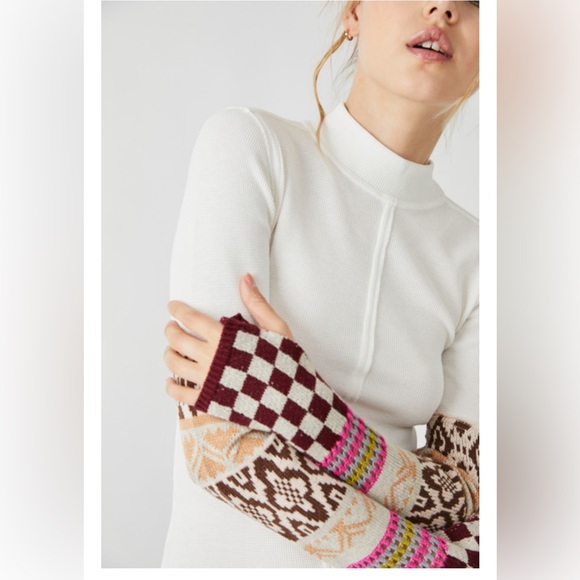 We The Free Gorgeous Thermal Cuff XS - Picture 2 of 10